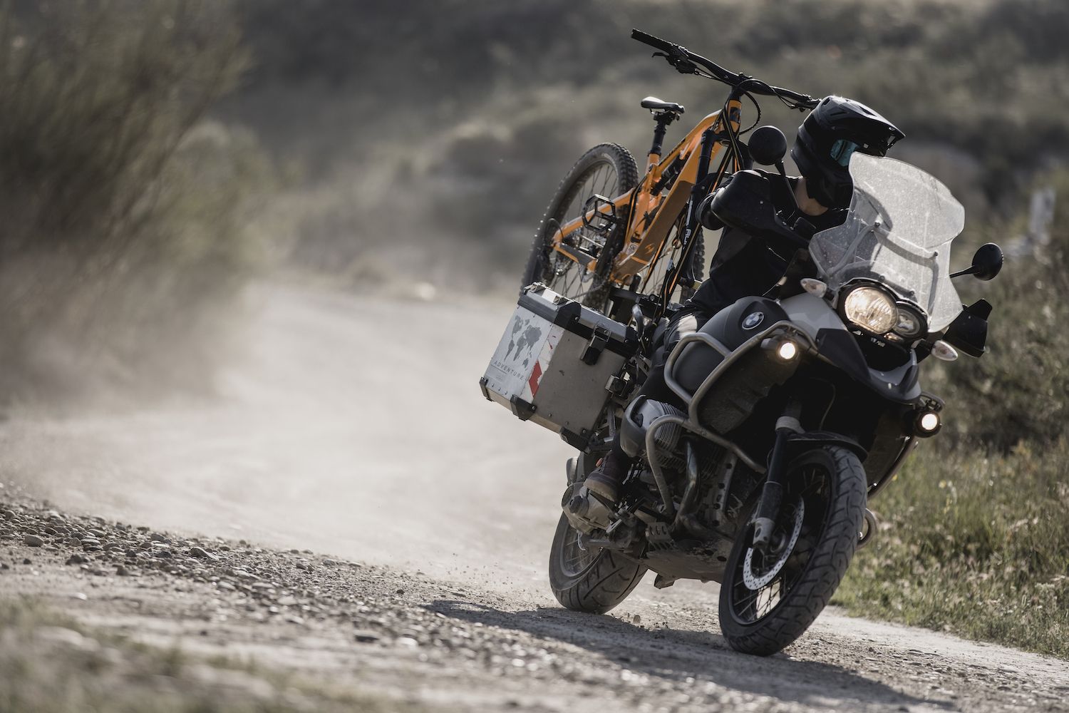David Cachon El Triangulo del Desierto de los Monegros - Moto - Bici