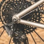 Velouria Sober: La Hardtail de Titanio que Revoluciona el Trail-Enduro