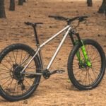 Velouria Sober: La Hardtail de Titanio que Revoluciona el Trail-Enduro